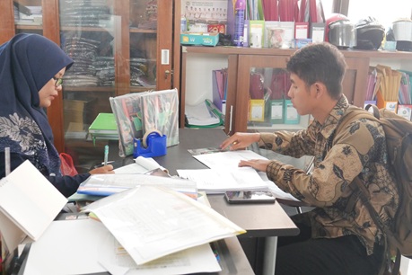 Pendaftaran dan Pengumpulan Berkas Sidang Munaqosyah